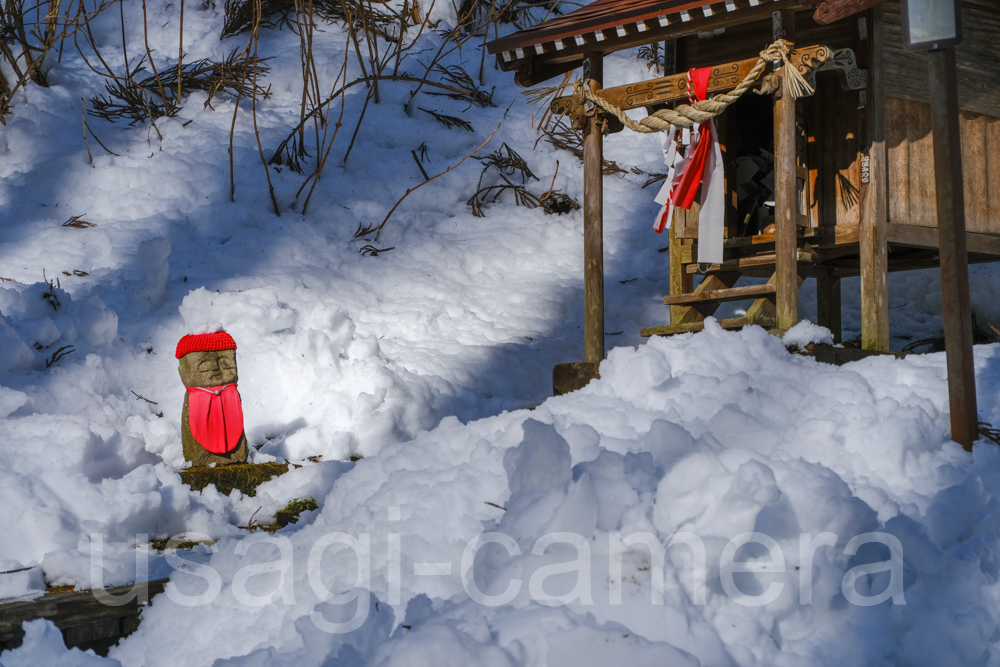 雪とお地蔵さま