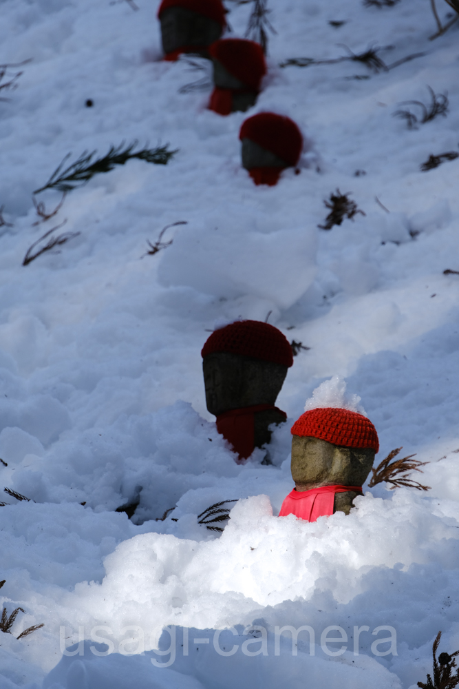 雪とお地蔵さま